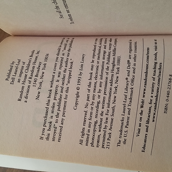 The Giver book - Picture 4 of 4